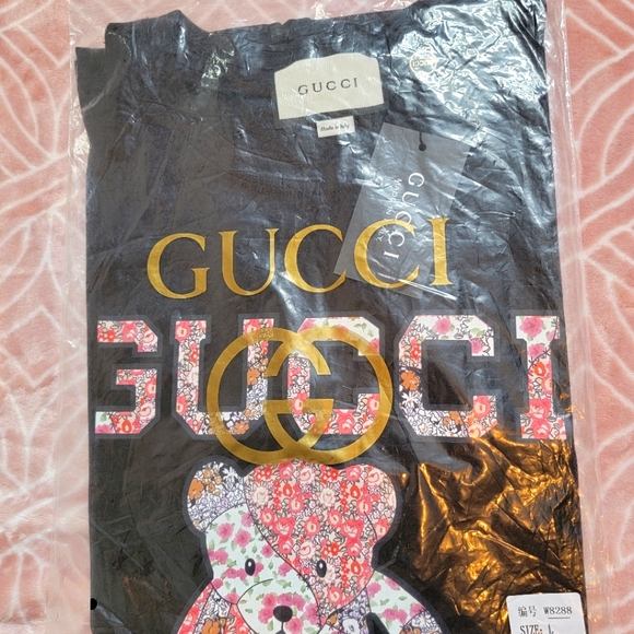 💕GUCCI shirt💕 - Picture 2 of 4